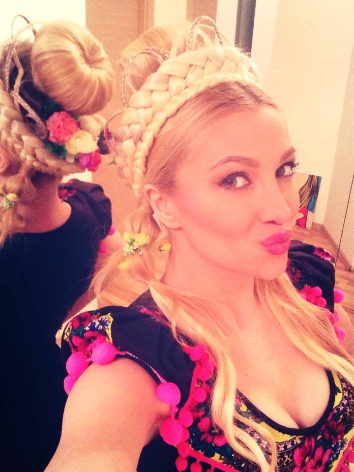 Lorei &icirc;i este tare dor de vacanţă: Iată ce ar vrea să facă artista toată ziua!