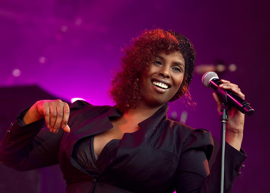 C&acirc;ntăreaţa Noora Noor şi-a anulat turneul din această vară