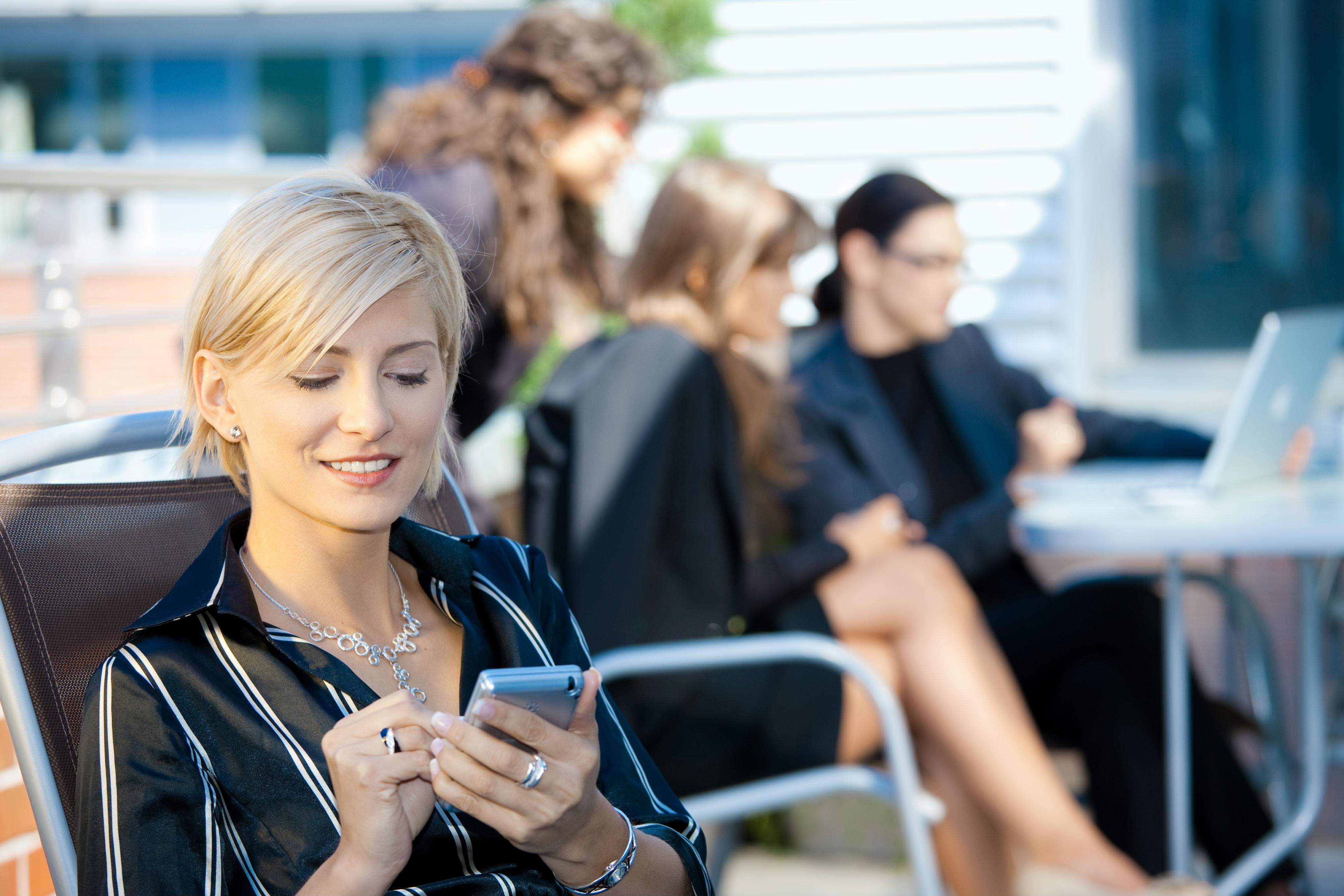 Asta mai lipsea! Vom avea wireless gratuit doar cu buletinul