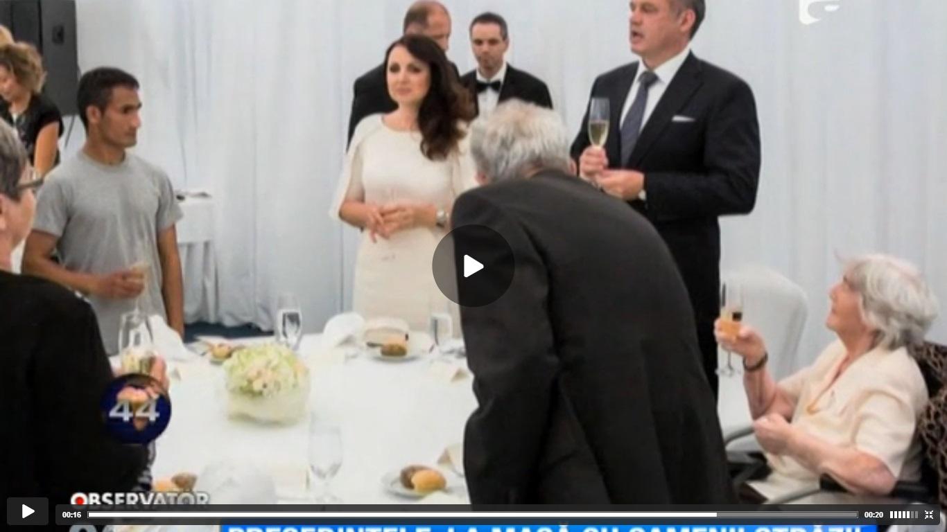 La masă cu oamenii străzii! Președintele Slovaciei a avut oaspeți neobișnuiți!