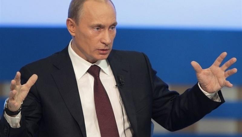 FOTO! O bunăciune cu mărimea șapte la sutien vrea să-l ia de bărbat pe Vladimir Putin!