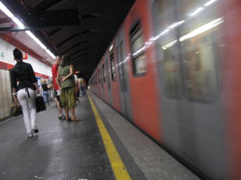 Nu doar la Piața Romană se întâmplă! Metroul din Roma, inundat după o ploaie puternică