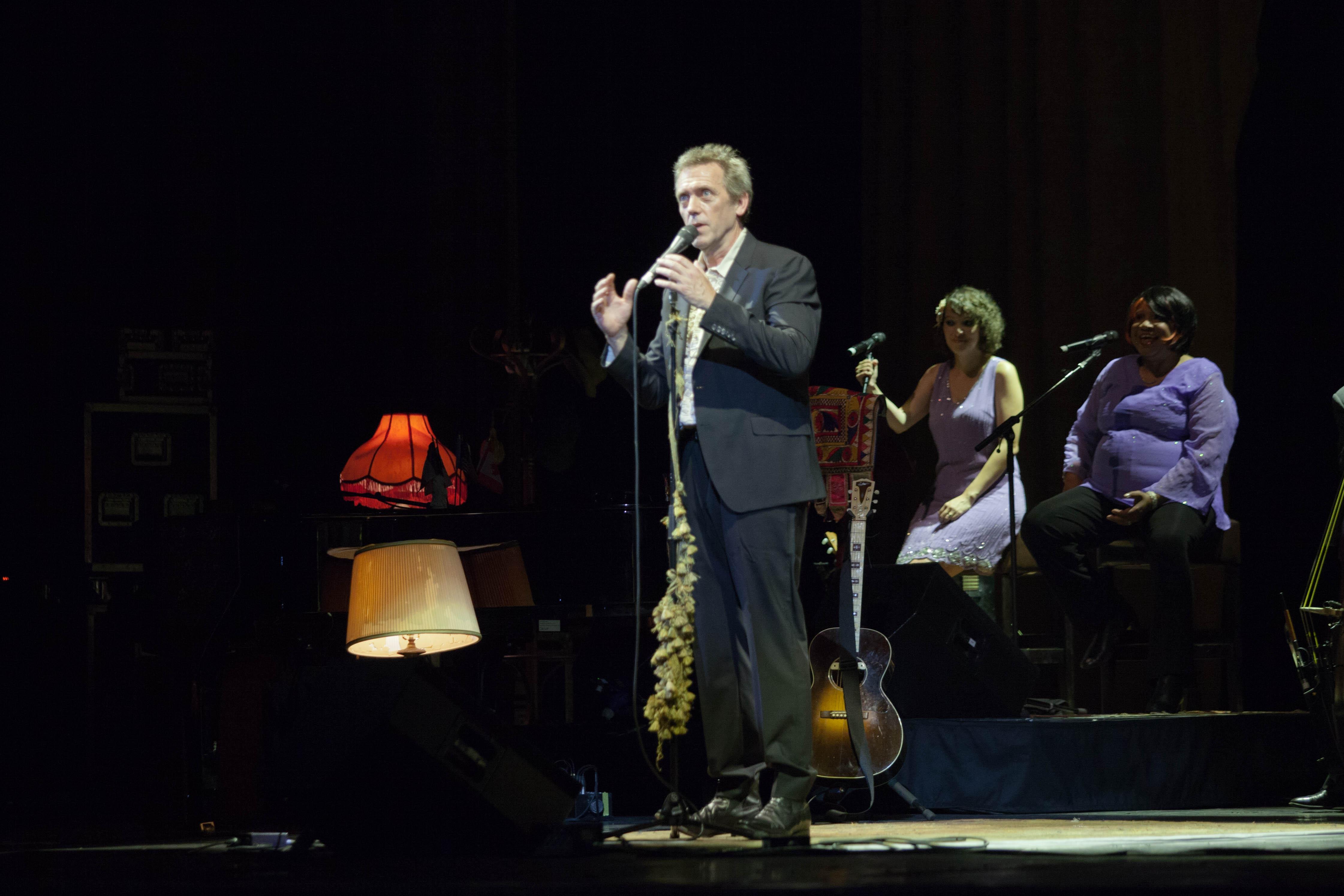 Hugh Laurie, celebrul Dr. House, se pregăteşte pentru concertul din Rom&acirc;nia