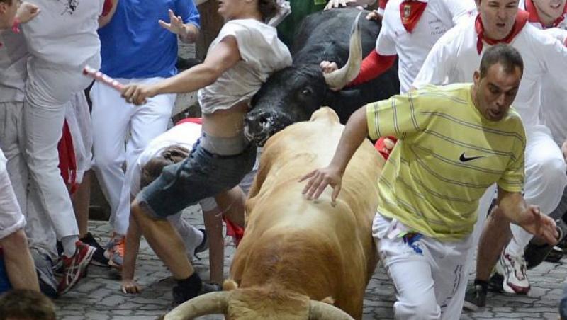 VIDEO: Tremuri de FRICĂĂĂ! Cei mai ÎNFRICOȘĂTORI tauri , TE CALCĂ în picioare !