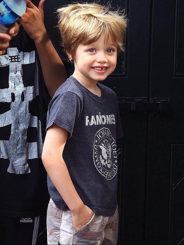 Foto! Oare cu cine seamănă? Așa arată unul dintre copiii lui Brad Pitt şi Angelina Jolie