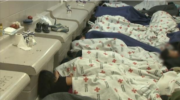 VIDEO! Impresionant: Aşa sunt ţinuţi copiii care &icirc;ncearcă să intre ilegal SUA!