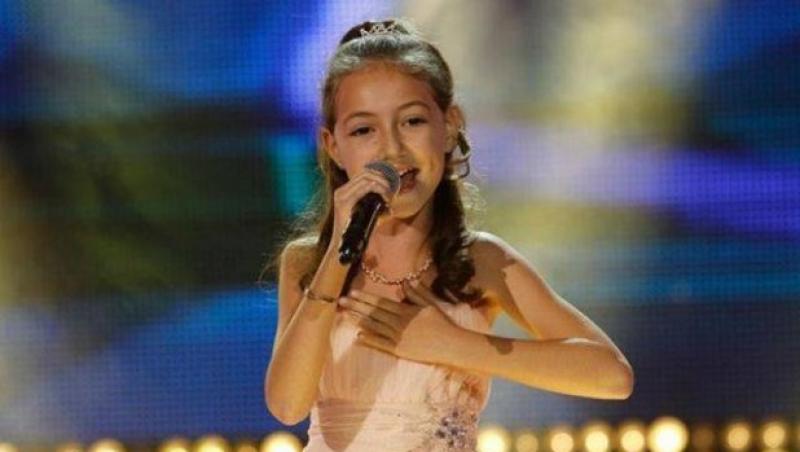 Lumea, la picioarele Elenei Hasna! 