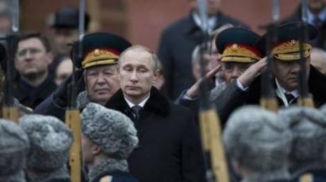 Putin se pregăteşte de LUPTĂ! Forţele armate din Rusia sunt în stare de ALERTĂ MAXIMĂ
