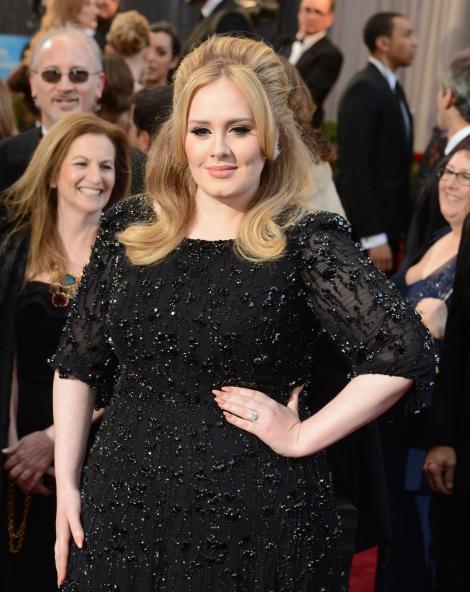 Adele a înregistrat un nou album. Lansarea va fi surpriză!