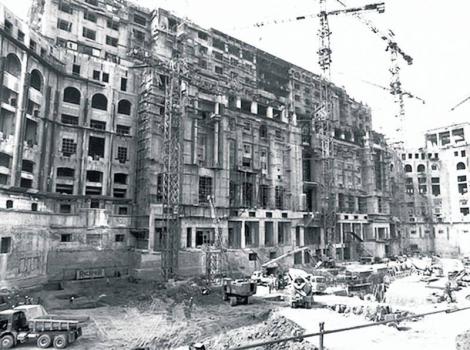 30 de ani de la începutul Casei Poporului, construcția care a marcat istoria Bucureștiului și a României