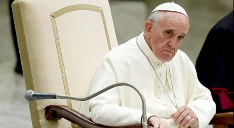 Papa Francisc, impresionat de un român.  L-a făcut pe Suveranul Pontif să se oprească din drum