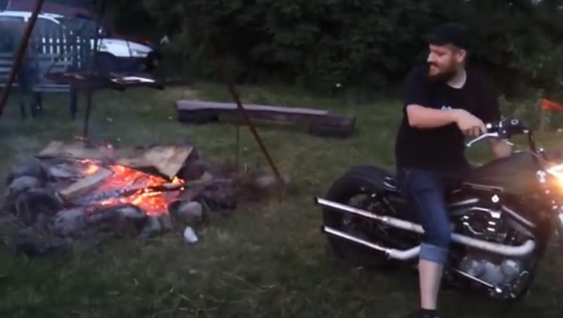 Cum să aprinzi focul cu o motocicletă