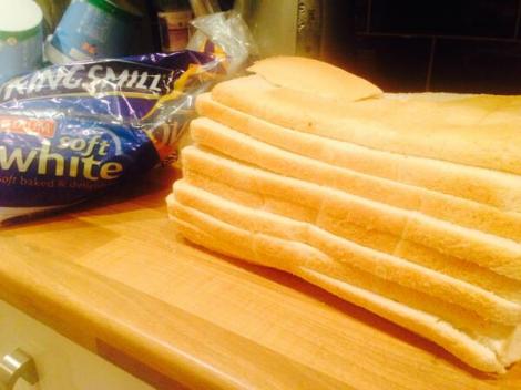 N-ai mai văzut pâine feliată așa: Uite ce a descoperit un britanic în produsul cumpărat de la supermarket!