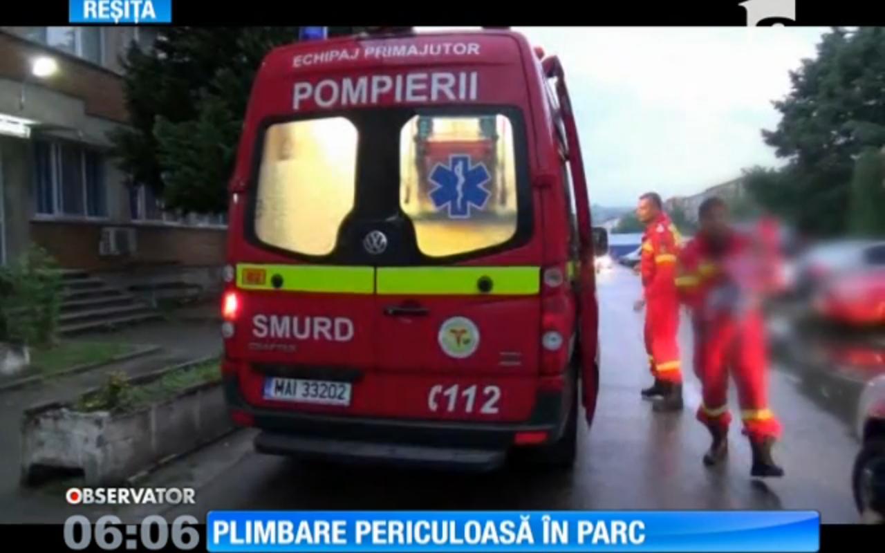 La un pas de moarte, l&acirc;ngă locul de joacă! O fetiţă de şase ani a fost grav rănită &icirc;ntr-un parc din Reşiţa