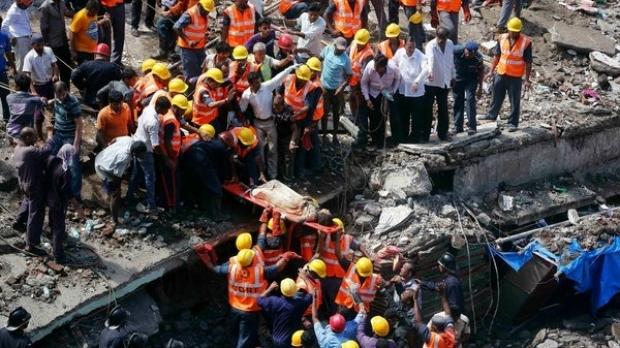 Tragedie &icirc;n INDIA! 11 persoane au murit după prăbuşirea unui bloc