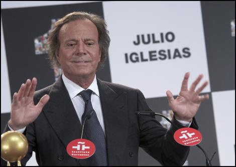 Julio Iglesias va susţine trei concerte în România