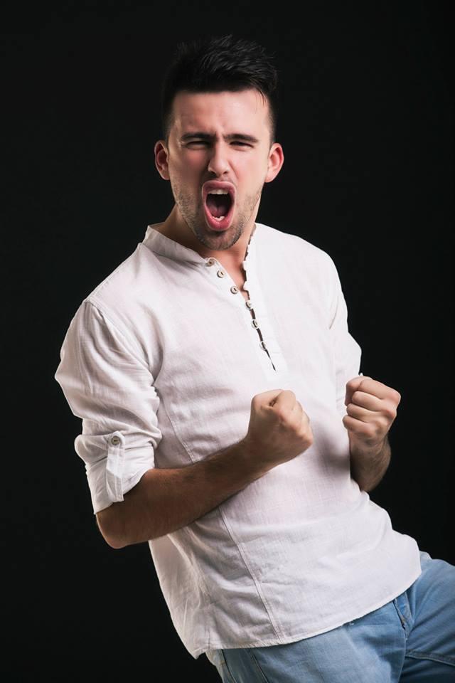 Nu stă locului o clipă! Florin Ristei, c&acirc;ştigătorul X Factor 2013, se antrenează pentru "Splash"