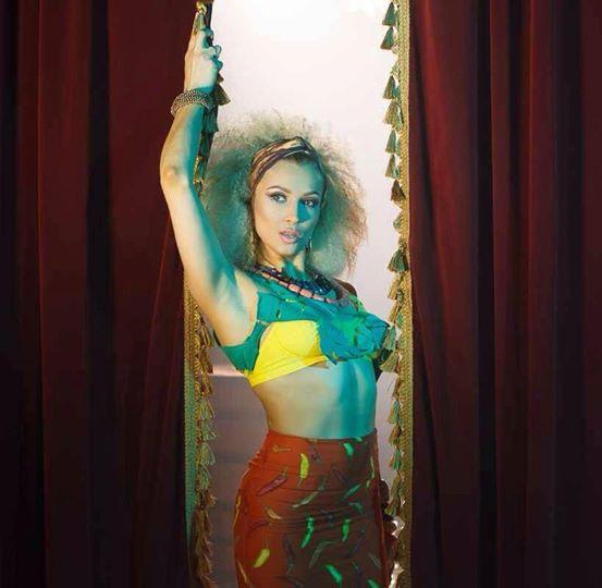 Jurata &rdquo;Next Star&rdquo;, Lora, are o răceală gravă și este vegheată de... cățelul ei!