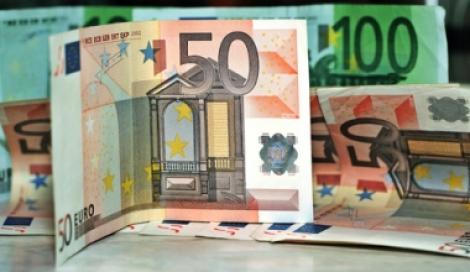 Decizia BCE de a taxa bancile la depozite ar putea aprecia si mai mult leul. Se va opune BNR?
