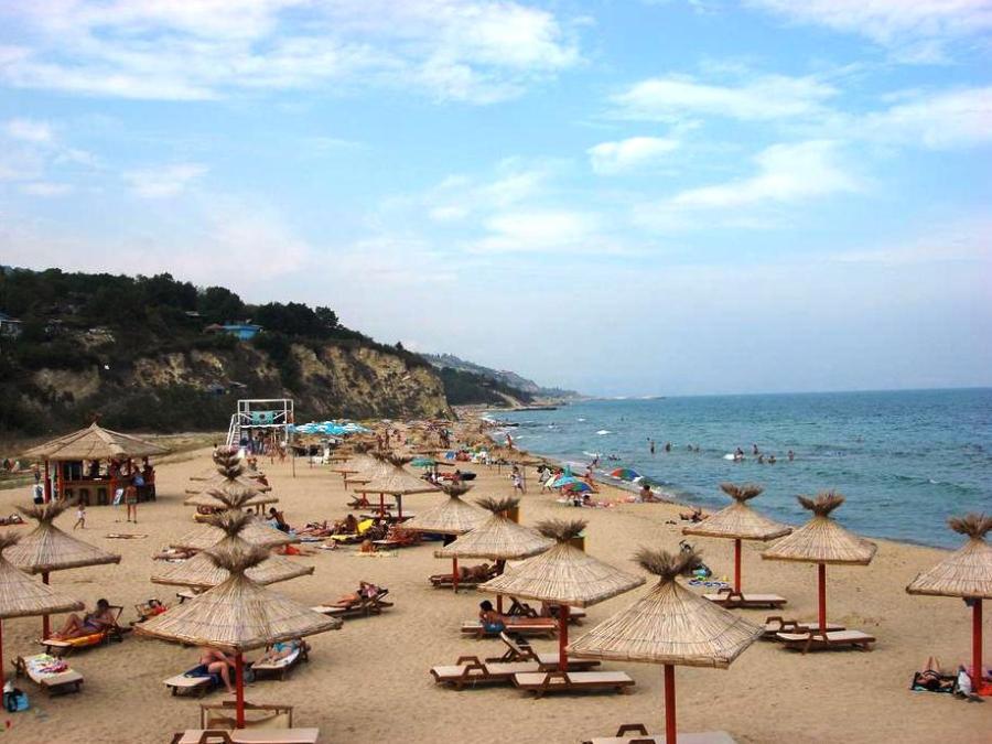 Vacanta de aur pe nisipurile scaldate in stralucire!