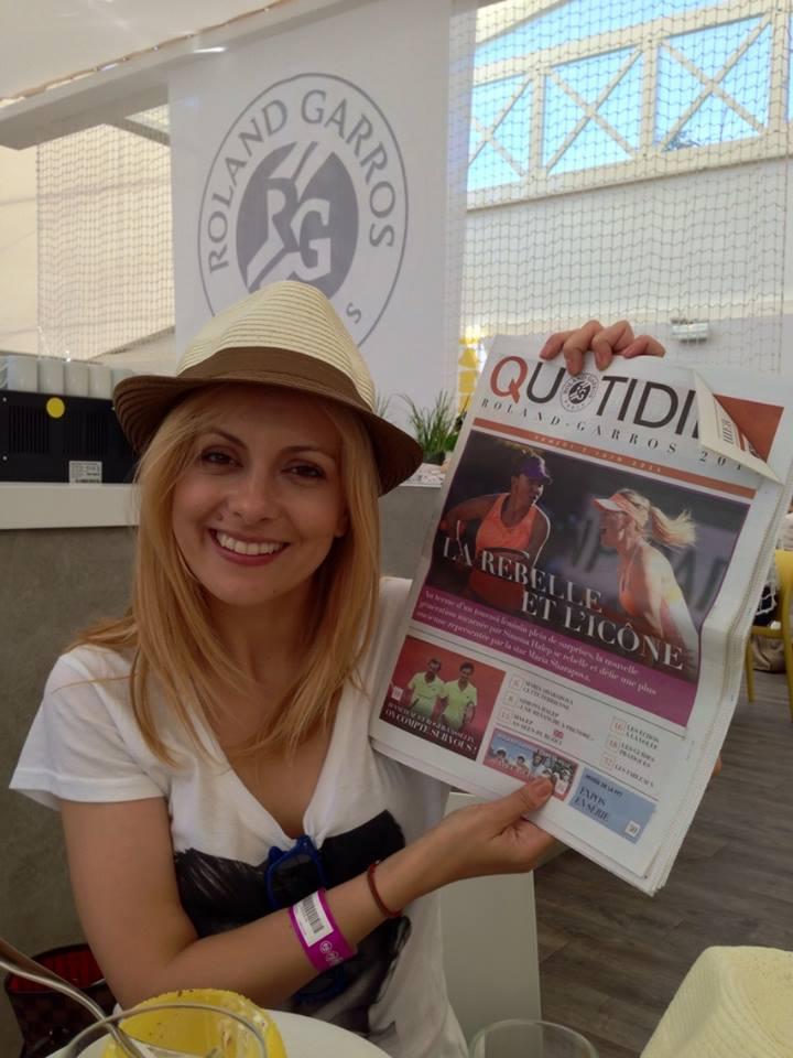 O altă Simona la Roland Garros! Prezentatoarea "Acces Direct" e alături de Halep &icirc;n finala de la Paris