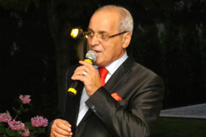 Nelu Ploieşteanu a plecat singur la mare, pentru trei luni