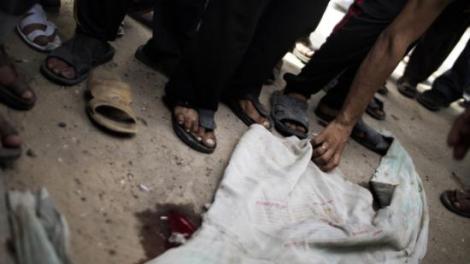 Război sângeros în Fâşia Gaza: Sute de oameni au fost uciși, iar violențele continuă