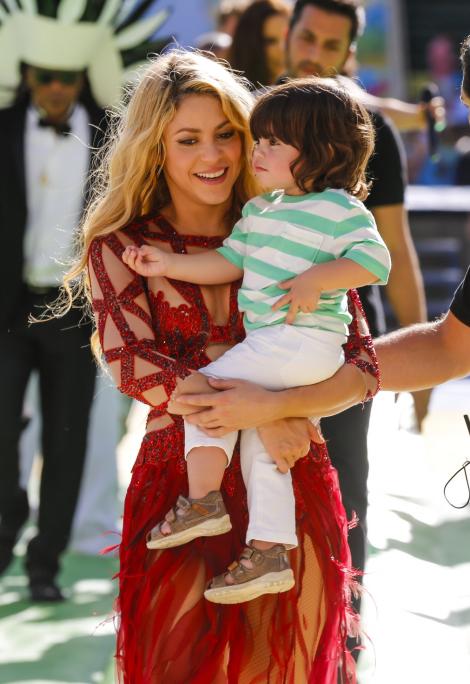 Shakira, pe scenă cu micuţul Milan, la finala Campionatului Mondial