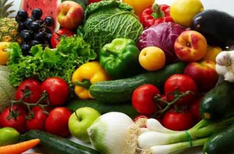 Cercetătorii lovesc din nou! Fructele și legumele te apără de soare