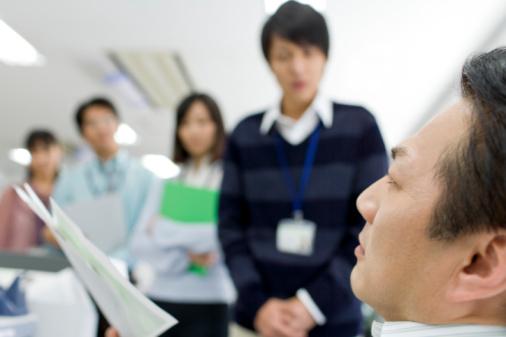 Asta e COMPANIA pentru care nu ai lucra NICIODATĂ! Ce-şi obligă angajaţii să facă te va lăsa fără CUVINTE!