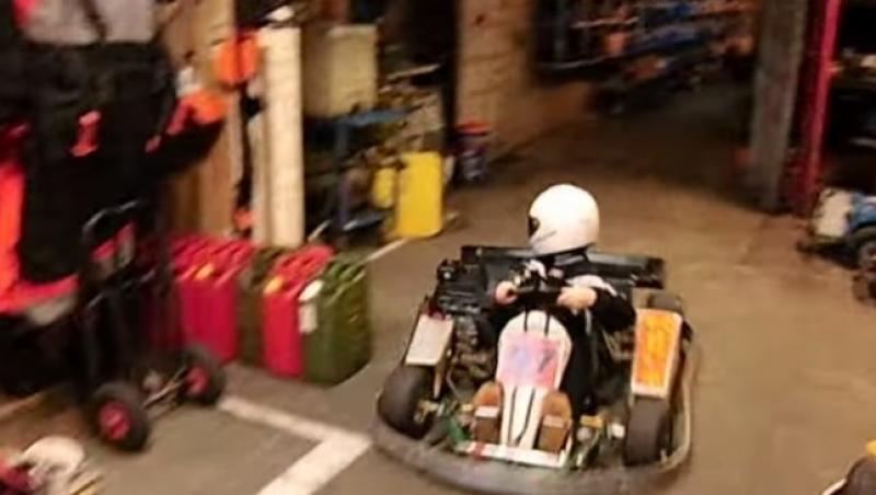 VIDEO! Copilul acesta mânuiește volanul ca nimeni altul: Jucăria lui preferată e kartul