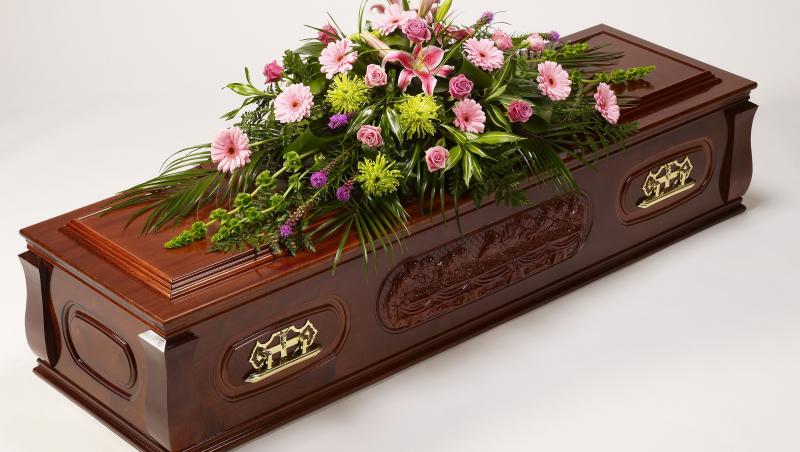 Plângi la mormânt străin! Cântec, joc și voie bună! În Brazilia, decedatul se duce la groapă cu dans și boxe date la maximum!