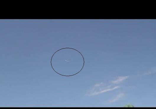 VIDEO ŞOCANT! Momentul &icirc;n care AVIONUL MALAEZIAN a fost lovit de RACHETĂ