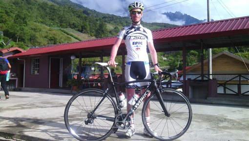 A avut un CAR de NOROC: Trebuia să fie ambele avioane prăbuşite ale Malaysia Airlines, dar a fost salvat &icirc;n ultima clipă. Dumnezeu i-a călăuzit paşii!