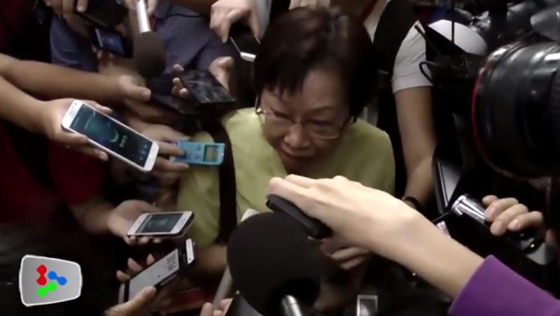 VIDEO! A căzut din picioare! EA este femeia care și-a pierdut TOATĂ FAMILIA; fiică, ginere și trei nepoți, de 8, 12 și 15 ani!!!