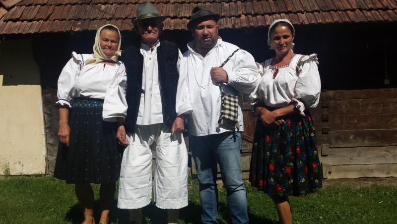 Cătălin Scărlătescu strânge rețete tradiționale din Maramureș! Juratul a învățat să facă scoverze!