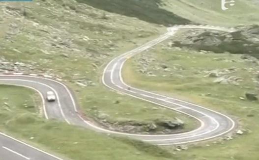 Transfăgărăşanul a fost deschis oficial circulaţiei!