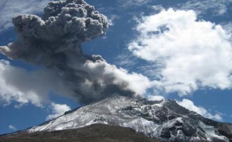 Autorităţile din Peru sunt în alertă, din cauza vulcanului Ubinas