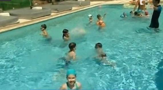 Părinţii din Capitală &icirc;şi pot duce copiii &icirc;n &rdquo;tabere de cartier&rdquo;