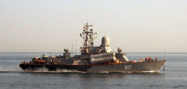 Rusia MINEAZĂ platformele de gaz din Marea Azov