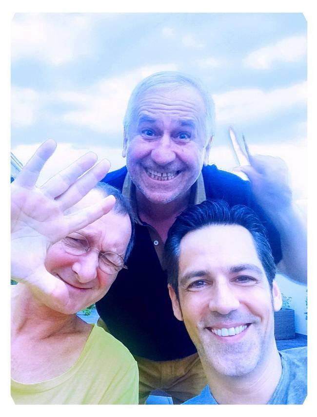 Au scris istorie! Ştefan Bănică, juratul "X Factor", alături de Horaţiu Mălăele şi George Mihăiţă, &icirc;ntr-un selfie inestimabil