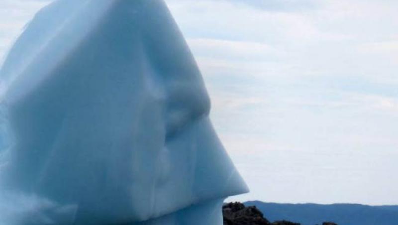 FOTO! Un aisberg cu chipul lui Batman a 