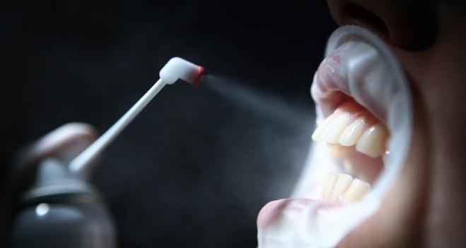 Caz ȘOCANT! I-a rămas un ac &icirc;n dinte, iar ce a urmat depășește orice imaginație