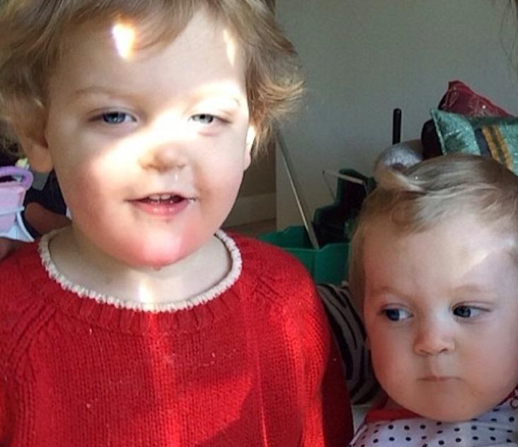 Avea 11 luni și a stat 17 ore alături de cadavrul mamei