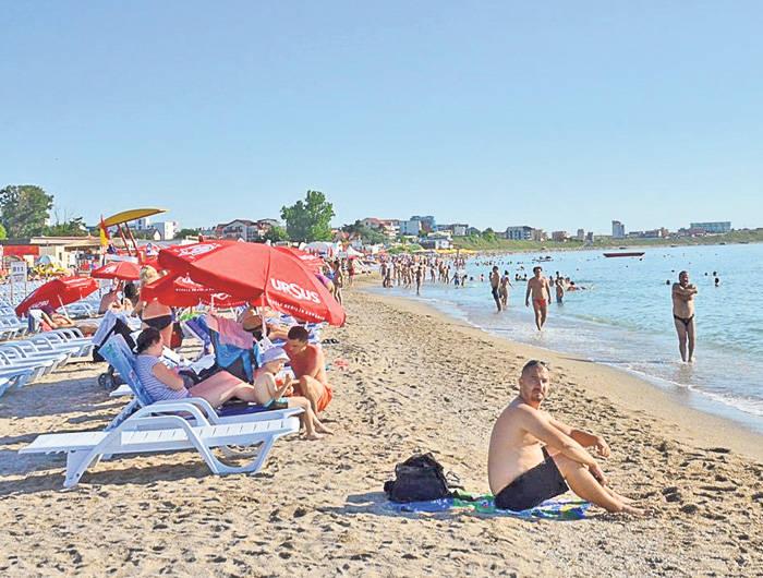 Şezlong versus prosop! Ce alegem c&acirc;nd mergem &icirc;n vacanță la mare