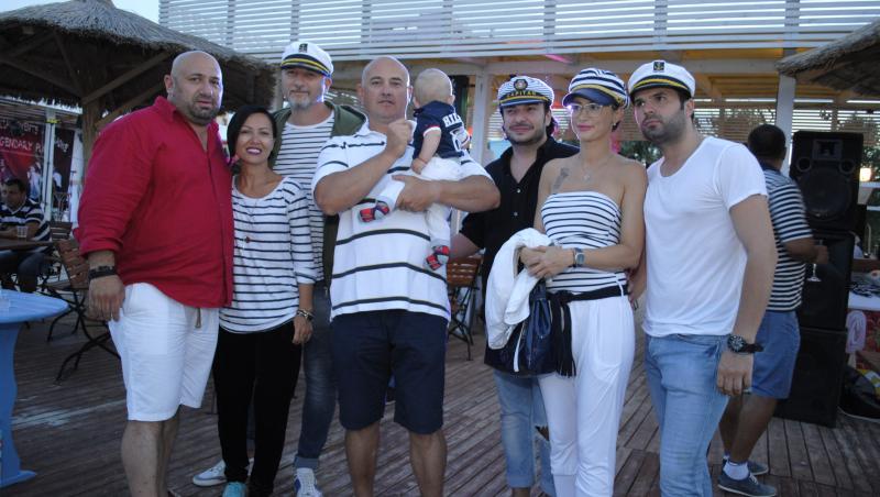 A schimbat hainele de Chef cu cele de marinar! Cătălin Scărlătescu și-a serbat ziua de naștere pe plajă!
