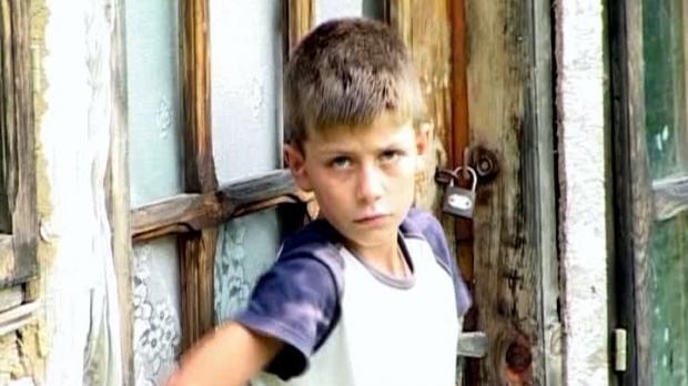 Caz CUTREMURĂTOR &icirc;n Argeş: Un copil a trăit &icirc;n pădure, cu ANIMALELE, timp de doi ani! Ajunsese să m&acirc;r&acirc;ie precum C&Acirc;INII de frică!