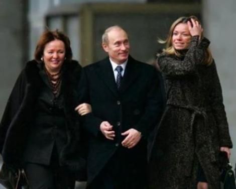 Fiica lui Vladimir Putin a părăsit Olanda, după ce primarul orașului în care locuia a cerut deportarea ei