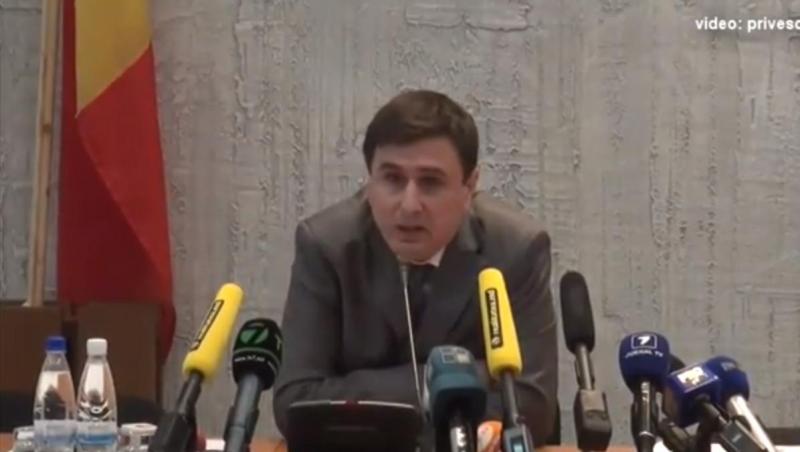 Un deputat din Republica Moldova a început să plângă în timpul conferinţei de presă
