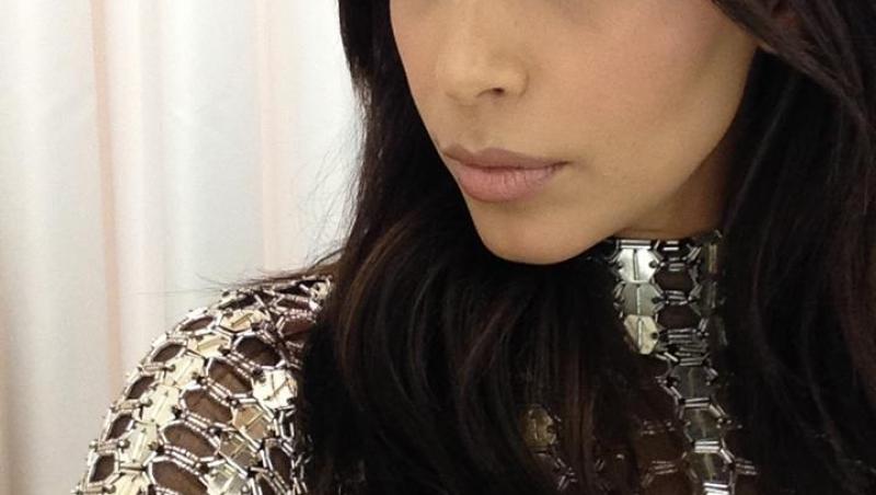 Kim Kardashian, obsedată de selfie